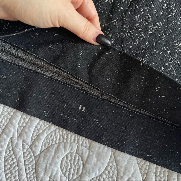 Lululemon - Rest Less Cropped 1/2 Zip - Herringbone Fade Black / White - Picture 7 of 11